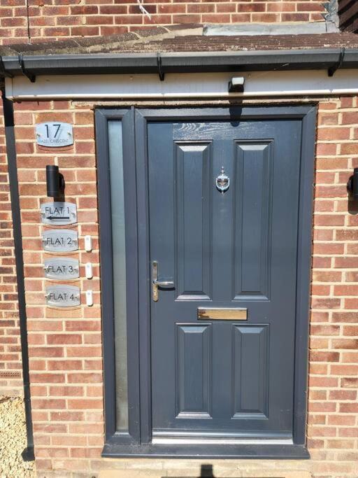 Hazel 1-Bedroom Cousy Flat, Parking, Wifi, Prime Location, Close To Blenheim Palace & Oxford Kidlington Ngoại thất bức ảnh