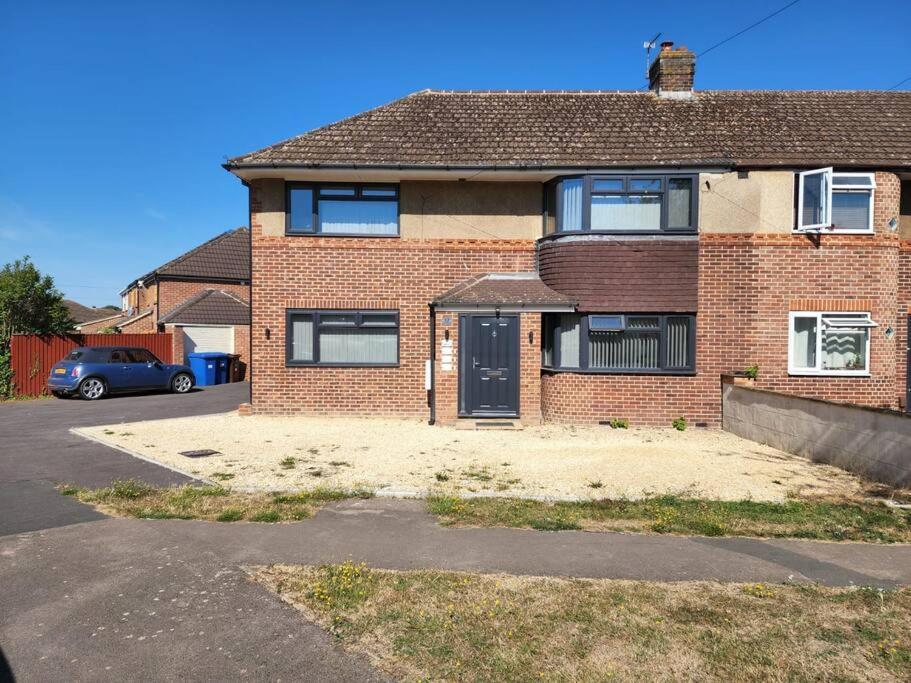 Hazel 1-Bedroom Cousy Flat, Parking, Wifi, Prime Location, Close To Blenheim Palace & Oxford Kidlington Ngoại thất bức ảnh