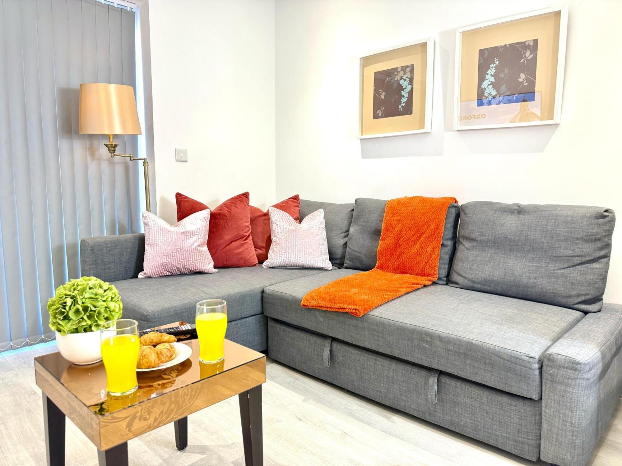 Hazel 1-Bedroom Cousy Flat, Parking, Wifi, Prime Location, Close To Blenheim Palace & Oxford Kidlington Ngoại thất bức ảnh