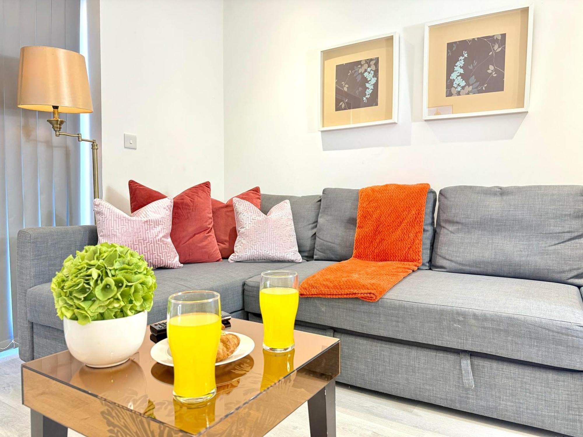 Hazel 1-Bedroom Cousy Flat, Parking, Wifi, Prime Location, Close To Blenheim Palace & Oxford Kidlington Ngoại thất bức ảnh
