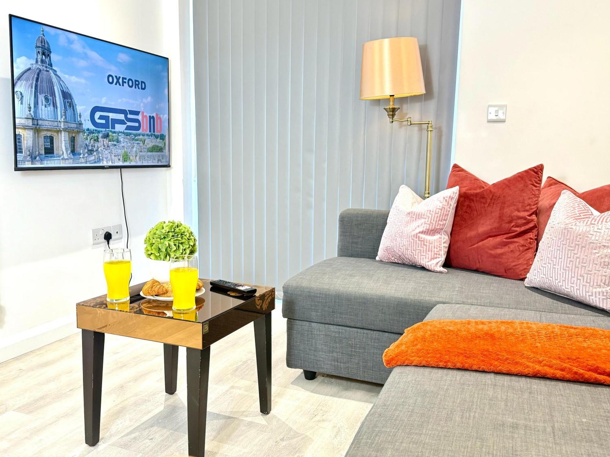 Hazel 1-Bedroom Cousy Flat, Parking, Wifi, Prime Location, Close To Blenheim Palace & Oxford Kidlington Ngoại thất bức ảnh