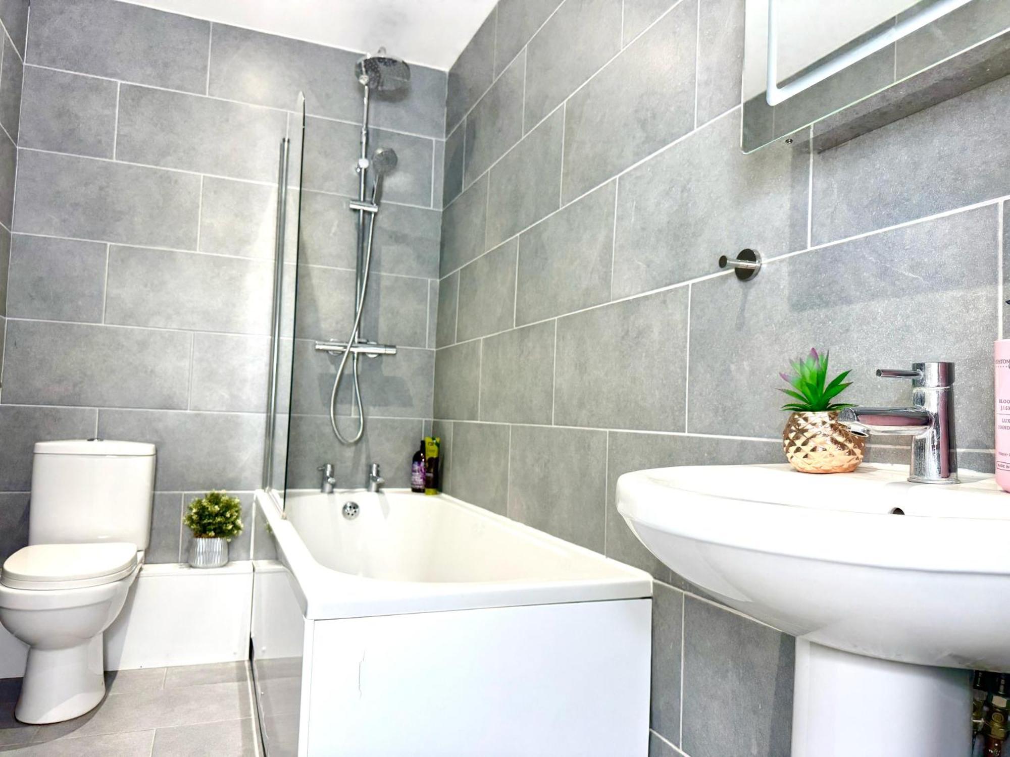Hazel 1-Bedroom Cousy Flat, Parking, Wifi, Prime Location, Close To Blenheim Palace & Oxford Kidlington Ngoại thất bức ảnh