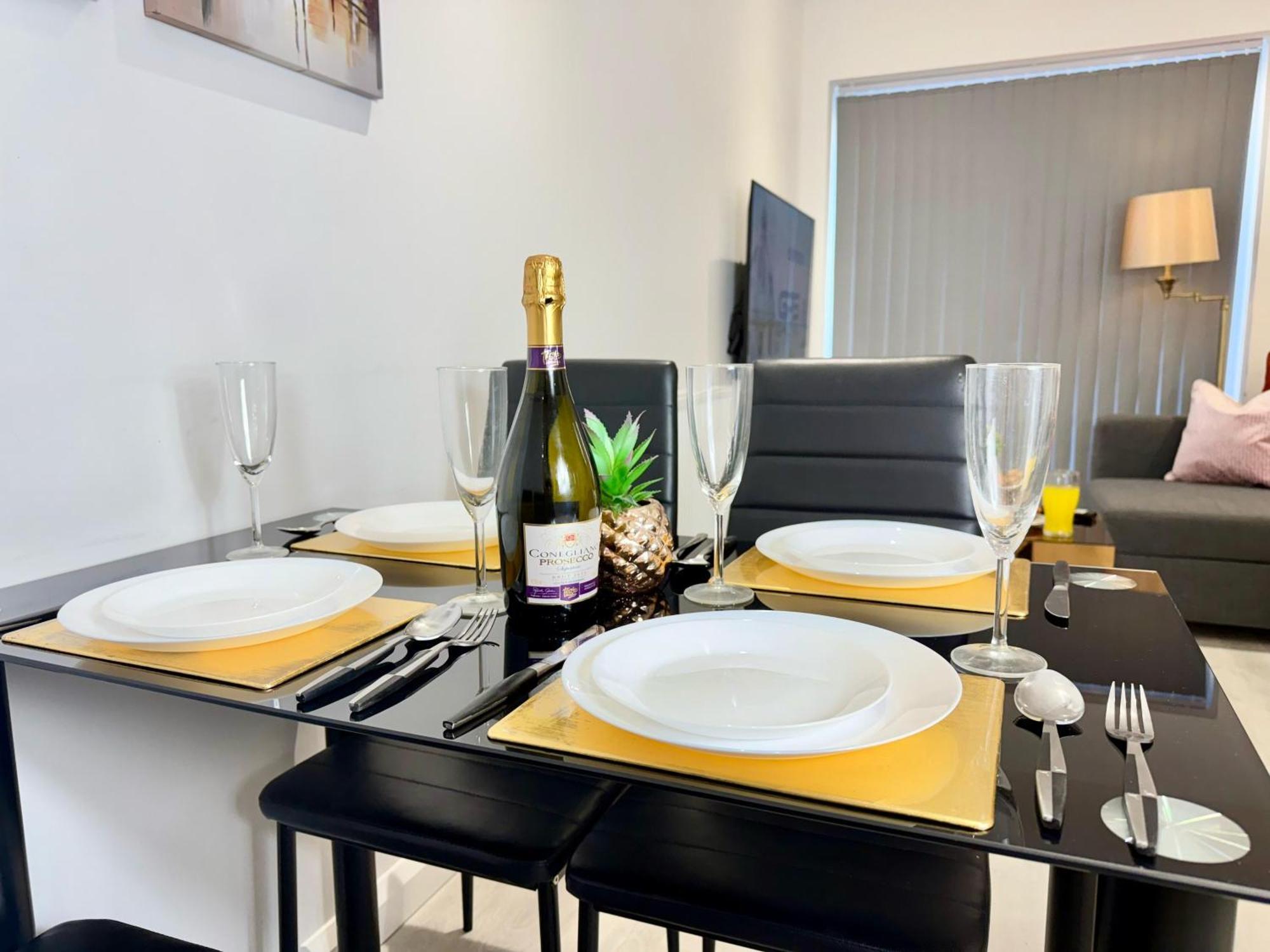 Hazel 1-Bedroom Cousy Flat, Parking, Wifi, Prime Location, Close To Blenheim Palace & Oxford Kidlington Ngoại thất bức ảnh